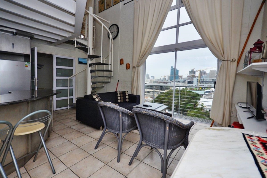 To Let 2 Bedroom Property for Rent in Green Point Western Cape